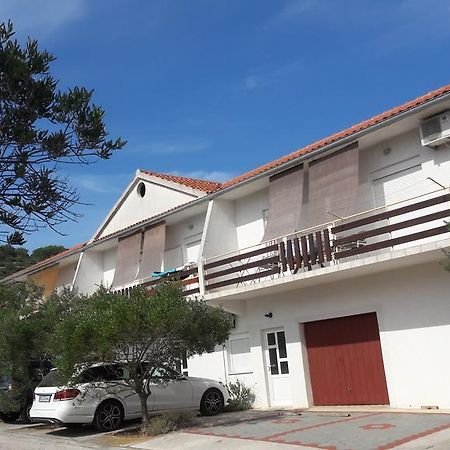 Apartments Irena Božava Exterior foto